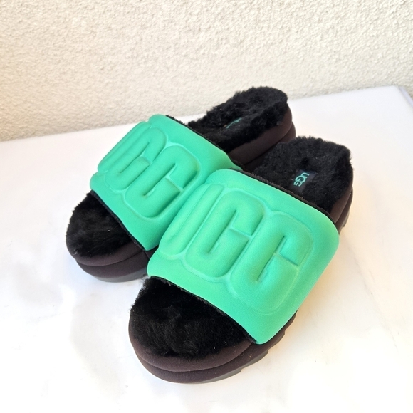 UGG Maxi Graphic Platform Slide Sandals  Black/Emerald Green Size 7 - Picture 2 of 14